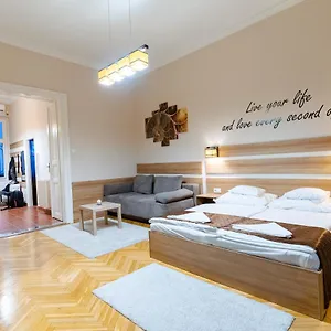 https://city-center-apartment-debrecen.hotels-hajduszoboszlo-hungary.com